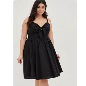 Torrid Mini Poplin Tie-Front Skater Dress in black (size 3)